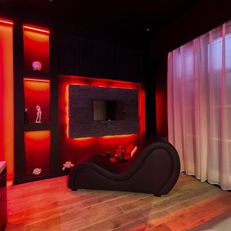 Suite Deluxe - Jacuzzi Melun Exterior foto