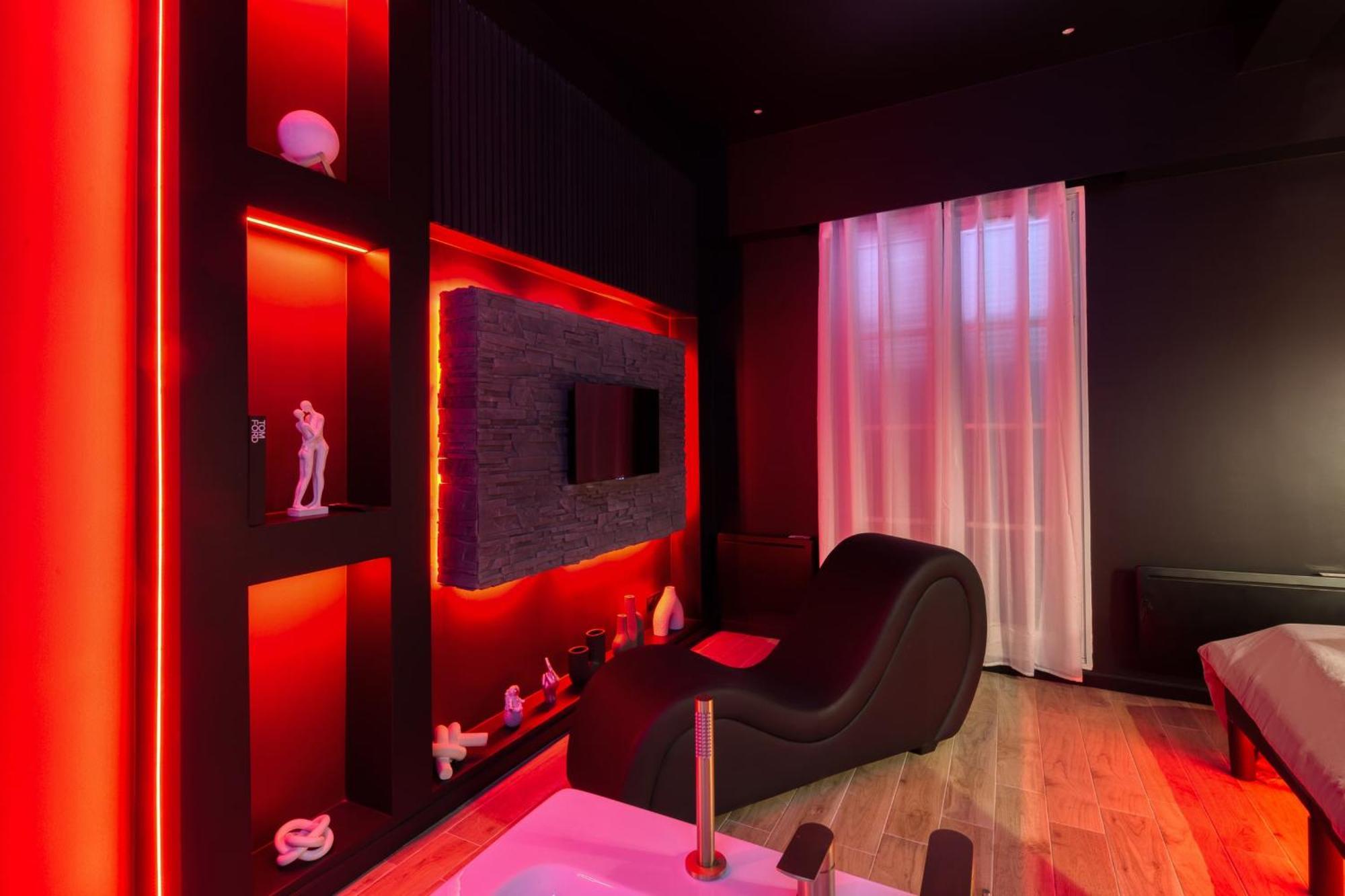 Suite Deluxe - Jacuzzi Melun Exterior foto