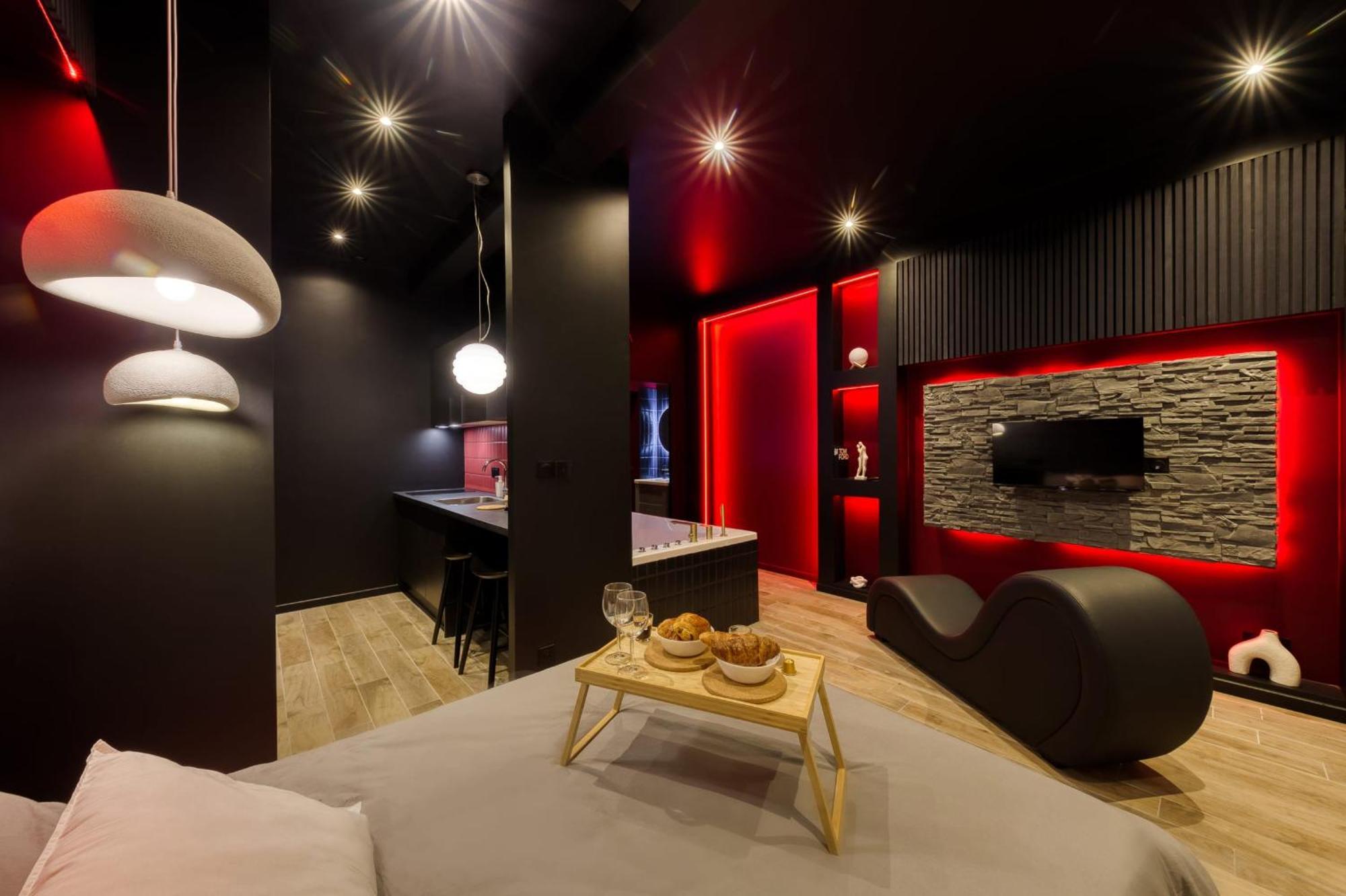 Suite Deluxe - Jacuzzi Melun Exterior foto